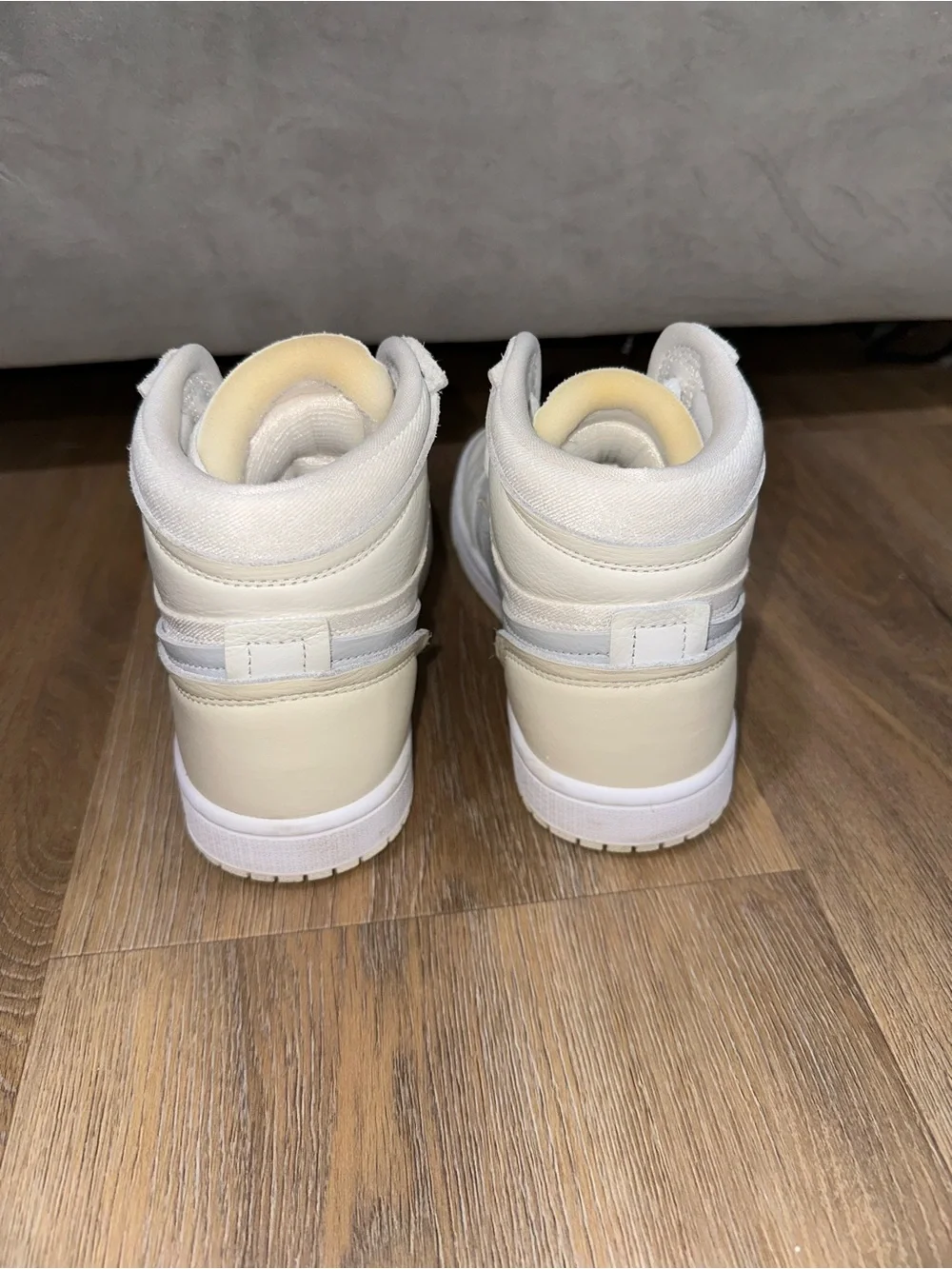 Wmns Air Jordan 1 MM High 'Coconut Milk' (Style Code: FB9891-100)
